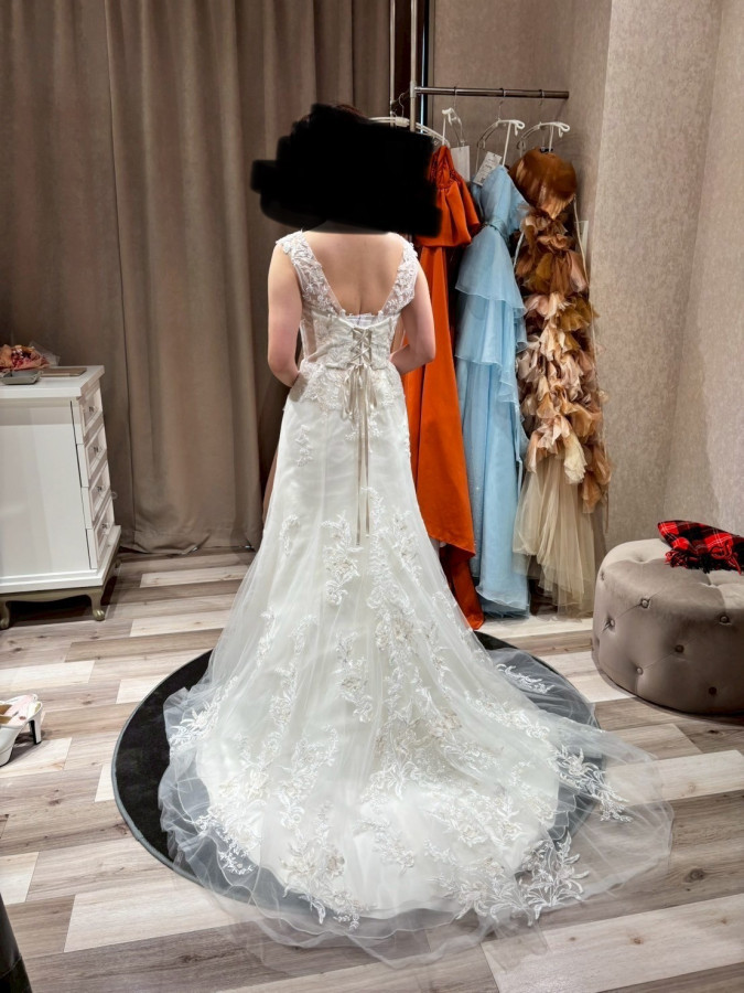 みんさんのウエディングドレスの写真