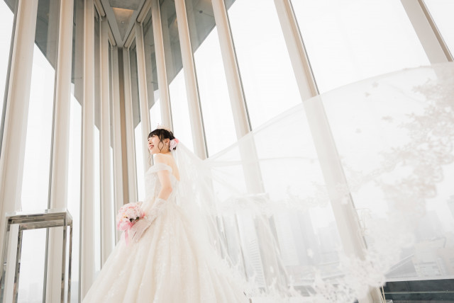 嵐最高さんのウエディングドレスの写真