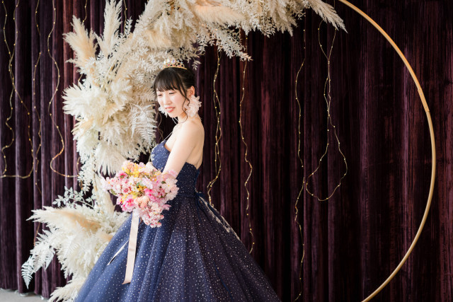 嵐最高さんのカラードレスの写真