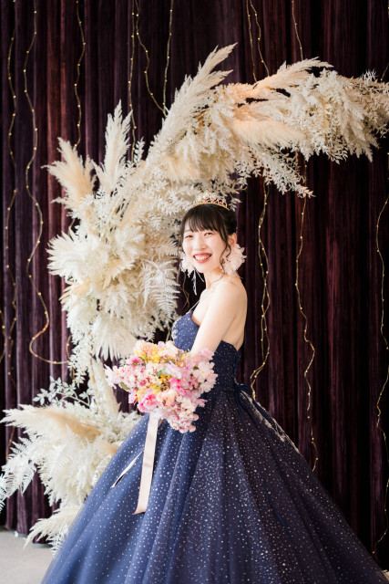 嵐最高さんのカラードレスの写真