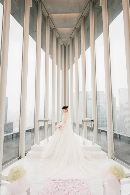 嵐最高さんのウエディングドレスの写真