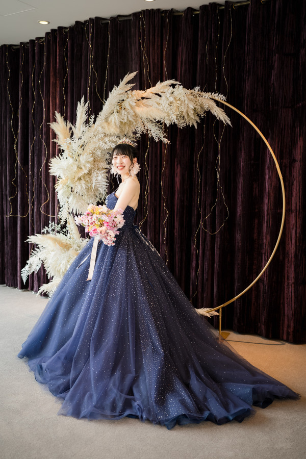 嵐最高さんのカラードレスの写真