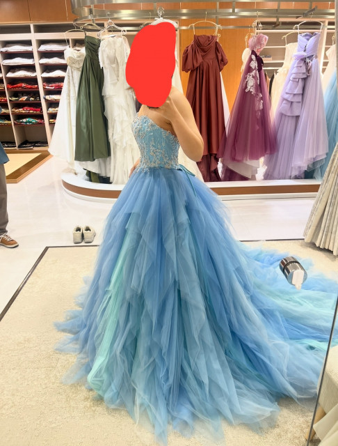 かいさんのカラードレスの写真