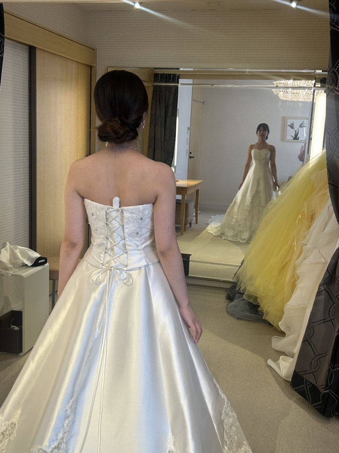 マナさんのウエディングドレスの写真