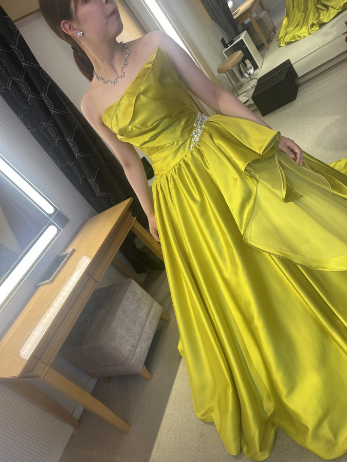 マナさんのカラードレスの写真