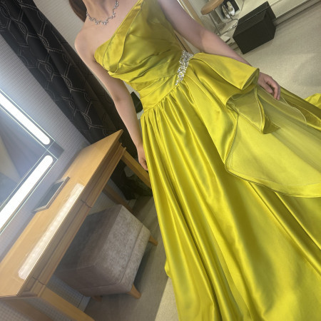 マナさんのカラードレス