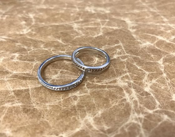 婚約指輪：購入していない
結婚指輪：ブランドなし
購入時の年齢：28歳
指輪の内側のメッセージ：彫っていない
つける頻度：つけない
