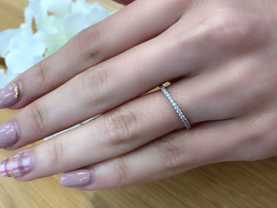 婚約指輪：購入していない
結婚指輪：STAR JEWELRY(スタージュエリー)
購入時の年齢：26歳
指輪の内側のメッセージ：入籍日とふたりのイニシャル
つける頻度：毎日
