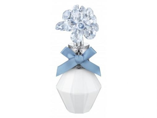 ジルスチュアート　クリスタルブルーム　サムシングピュアブルー　オードパルファン
30mL／5,500円（税抜）

多彩なフローラルブーケがウエディングヴェールのやわらかな透明感を表現したオードパルファン。果物やお花など移り変わる香りで、花嫁の幸福感や純白な美しさが表現されています。
