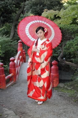 ブライダル新聞の和装写真は前撮りしたときのもの