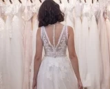 ウェディングドレスの相場は？レンタルか購入か、卒花嫁の実態解剖