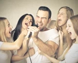 意中のあの子を虜に！カラオケモテ曲7選