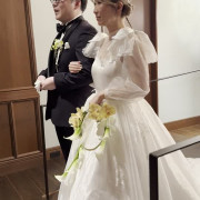 披露宴入場前の様子です。ヘアメイク・アテンドを担当してくださった方が動画や写真をたくさん残してくださったので、当日の思い出を振り返りやすくて嬉しいです。