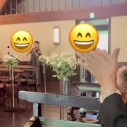 祝福の拍手に包まれて