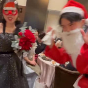サンタで登場！クリスマスの素敵な演出