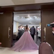 拍手に包まれた退場シーン