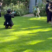 可愛いシャボン玉チームのおかげで、素敵なガーデン入場になりました！