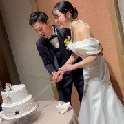 可愛いに包まれたケーキカット