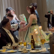 心温まる結婚式の贈呈シーン