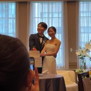 ケーキ入刀の写真撮影。
みんな写真を撮ってくれて嬉しかった。
その後に食べたケーキが最高に美味しかった。