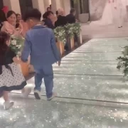 リングボーイ、ガールは息子と娘にしても