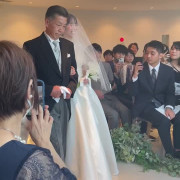 直前までやっぱりやめようとする父です。父は結婚式が来るのを楽しみではありましたが寂しくもあったそうで、最後の最後までやめようとしてしました。