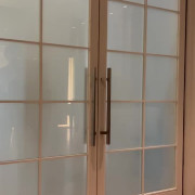 新郎新婦入場シーン

ポイントは全員の顔が見えるようにゆっくり歩く事!