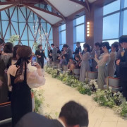 大好きな友人、親族、親戚に囲まれて素敵な式を挙げることができて幸せな時間でした。ゲストからはお料理が美味しかった、退屈な時間がなかったというコメントを多くもらいました。