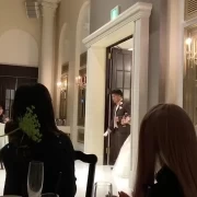 ふたりで感動の披露宴入場