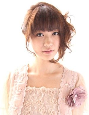 お呼ばれヘアアレンジ 結婚式 二次会 のお呼ばれパーティ髪型 一番かわいい流行ヘアスタイル アレンジが見つかる ウエディングパーク