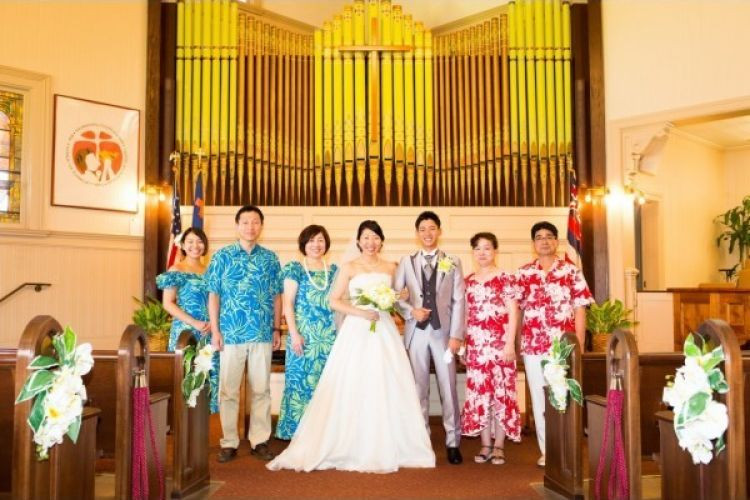 ハワイでの結婚式参列が決まった人必見！ハワイ挙式の服装と靴選びの 