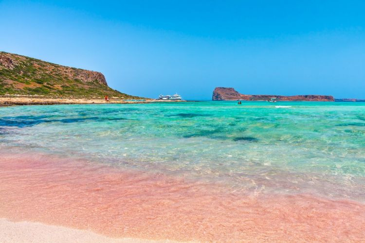 世界でここだけ ピンクの砂浜で挙式するピンクサンドビーチ