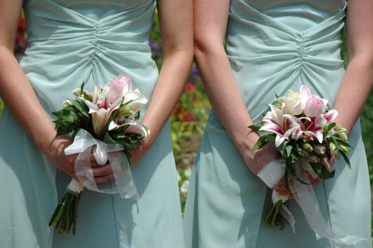 ハワイ挙式する花嫁必見 ドレスはレンタル 持ち込み 要注意ポイントを解説