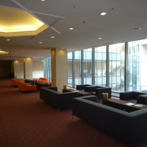 披露宴会場の前の待合スペース|102729さんの神戸 西神オリエンタルホテルの写真(108942)