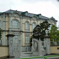 綱町三井倶楽部 外観