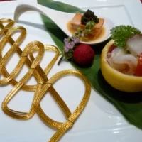 料理は美味しいのはもちろん、盛りつけもとってもオシャレ。