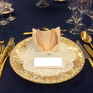 ゴールドの食器がとても煌びやかでした