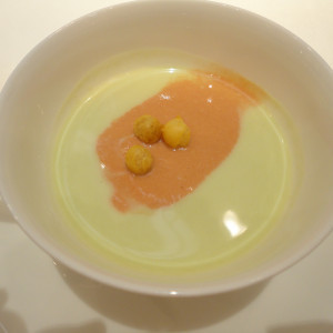 スープ。中央はトマト風味。|166052さんのホテルキャッスル(山形)（営業終了）の写真(213525)