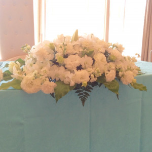 敷地内の披露宴会場の装飾花|166783さんのコーラルヴィータ・チャペル（営業終了）の写真(242886)