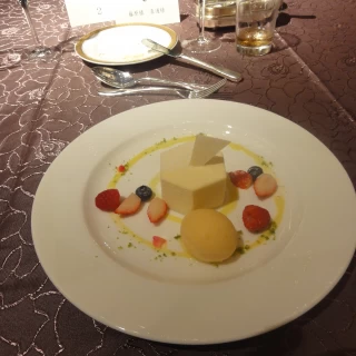 濃厚なチーズとさっぱりジェラートのコンビネーション