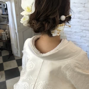 和装でのヘアセット。
胡蝶蘭の造花が和装にマッチ。|308616さんのPinco Picon（ピンコピコン）の写真(1112228)