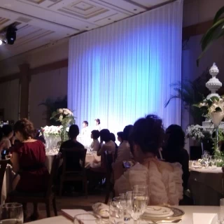 シックで大人っぽい雰囲気の会場です。