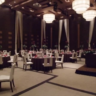 披露宴会場のシンフォニーです。とても大きな会場です。