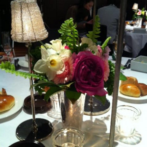 テーブル上の綺麗な花|319954さんのリージェントハウス(旧広ステーションホテル)の写真(7452)