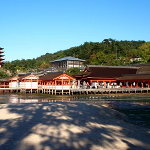 壮麗な厳島神社。こんなところで式を挙げてみたいものです。|327821さんの厳島神社の写真(11511)
