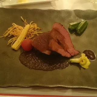 メインのお肉も和風ソースで食べやすい。