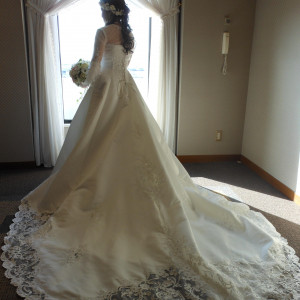 ウェディングドレス後ろ姿|330355さんのホテルプラザ神戸の写真(12570)