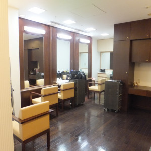 花嫁と親族の着替え室|336513さんのDUCLASS OSAKA デュクラス大阪の写真(21808)