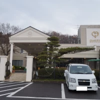駐車場からの外観
