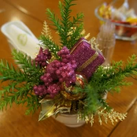 ロビーの装花もクリスマス風